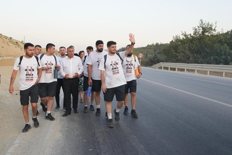 Zeydan Karalar'dan yürüyen CHP'li gençlere mesaj 'Birinize bir şey olsa ben ne yaparım' 4
