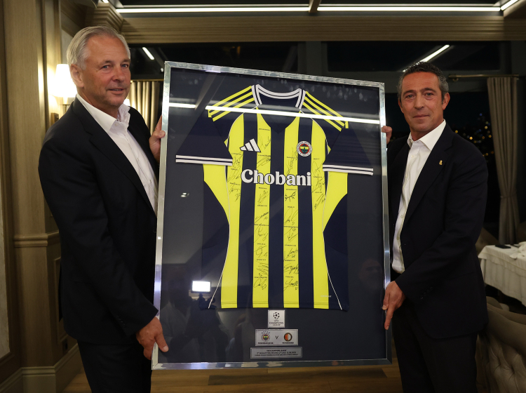 Fenerbahçe’den Feyenoord ve UEFA delegesine dostluk yemeği 2