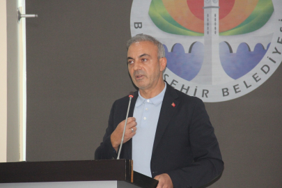 Adana’nın yol sorunu ve sinekle mücadele gündemde