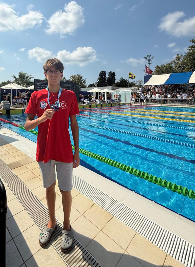 Özgür Kulaçlar Spor Kulübü