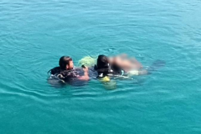 Ölüme balıklama atlayan adam yaşamını yitirdi geriye sadece olay anı görüntüleri kaldı