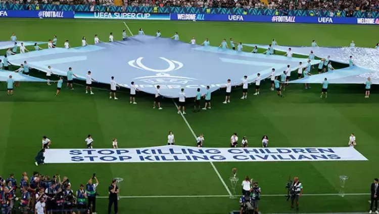 UEFA Süper Kupası’nda PSG şampiyon oldu, açılan pankart tartışma yarattı 2