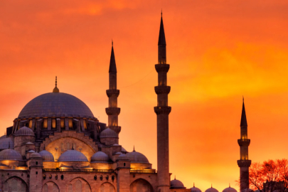 15 Ağustos 2025 Cuma Günü İçin En Anlamlı Mesajlar – Ayetli, Hadisli, Dualı ve Resimli Cuma Sözleri