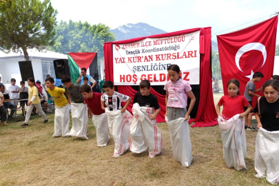 Mersin Anamur’da Yaz Kur’an Kursları Şenliği renkli görüntülere sahne oldu
