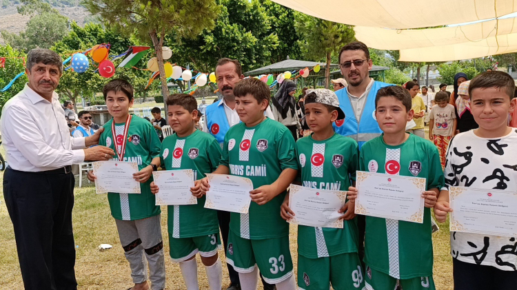 Mersin Anamur’da Yaz Kur’an Kursları Şenliği renkli görüntülere sahne oldu 3