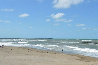 Olumsuz hava şartları nedeniyle İstanbul, Tekirdağ, Sakarya ve Düzce’de denize girmek yasaklandı