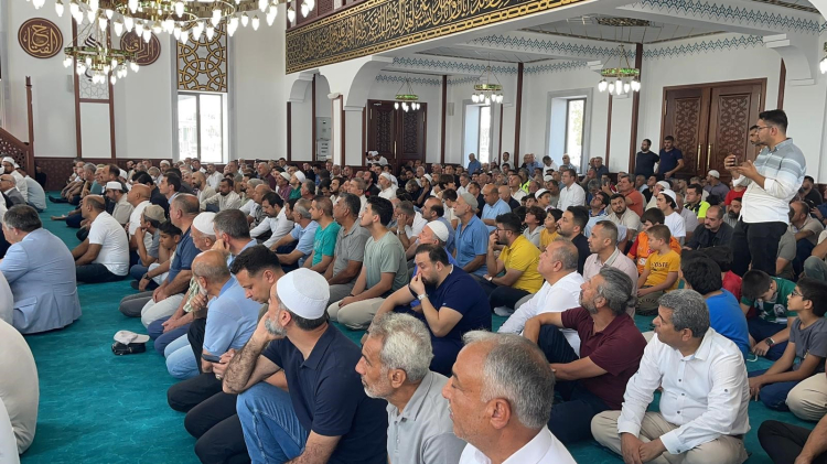 Osmaniye'nin en büyük camisi Cebelibereket Şehitlik Camii ibadete açıldı 4