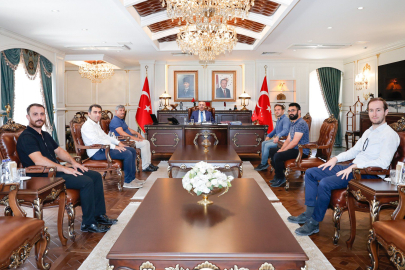 Sarıçam ilçesi sakinleri ilçede cami yapılması  için Adana Valisi Köşger’le görüştü