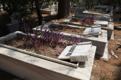 Adana’da mezarlığa hain saldırı