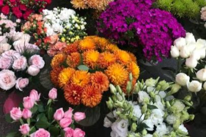 Adana’da düğün sezonu açıldı: Çiçekçilerin yüzü güldü