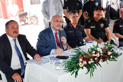 Adana Valisi Köşger, Dağlıoğlu ve çevre mahallerde vatandaşlarla bir araya geldi