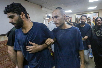 İsrail, 6 Filistinliyi serbest bıraktı: ICRC aracılığıyla ailelerine kavuştu