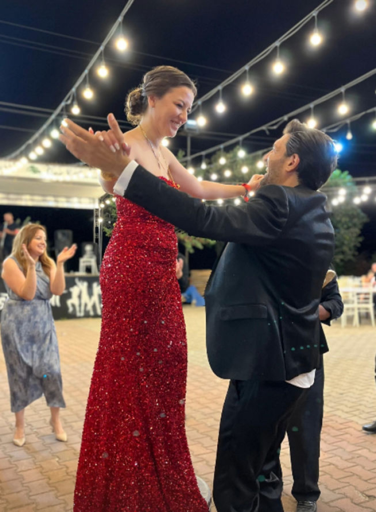 13 yıllık büyük aşk mutlu sona ulaştı Ünlü oyuncu Taner Rumeli, Ceyda Aşık ile evlendi! 3