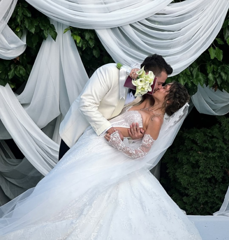 Alper Rende ve Betül Çakmak dünyaevine girdi 2