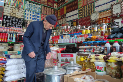 Ardahan’da 57 yıldır düzeniyle takdir toplayan bakkala teşekkür belgesi