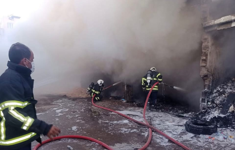 Hatay’ın Kırıkhan’da iş yeri alevlere teslim oldu 2