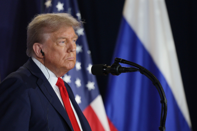 Kritik zirve öncesi Trump'tan Zelenskiy'e şok çağrı: "Kırım'ı geri almak ve NATO'ya girmek yok!"