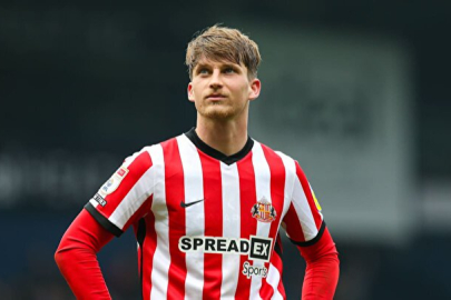 Türkiye'yi beklerken herkesi şaşırttı: Türk babanın oğlu Dennis Çirkin, milli takım kararını verdi!