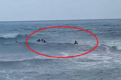 Denizde boğulma tehlikesi geçiren 2 şahsın ölümle burun buruna geldiği anlar kamerada