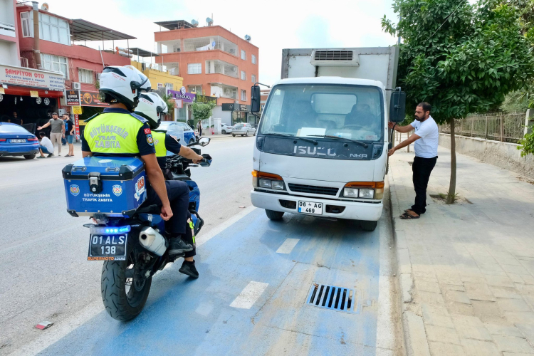 Adana Büyükşehir Belediyesi Zabıta ekipleri