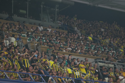 UEFA Şampiyonlar Ligi: Fenerbahçe - Benfica 0-0 (Maç devam ediyor)