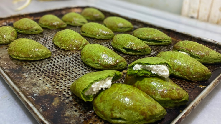 Labneli yeşil poğaça