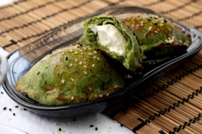 Rengiyle İştah Açıyor: Labneli Yeşil Poğaça Tarifi