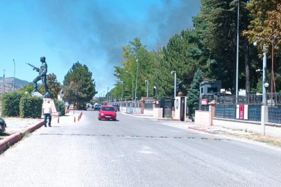 Kütahya Hava Er Eğitim Tugay Komutanlığı yemekhanesinde yangın çıktı