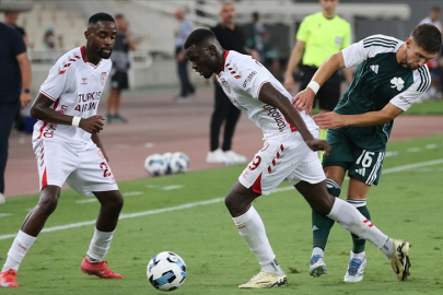 Samsunspor, UEFA Avrupa Ligi play-off turu ilk maçında Panathinaikos'a 2-1 yenildi
