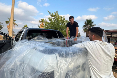 Adana’da pikap kasasını havuza çevirip trafiğe çıkan sürücüye serinlik pahalıya patladı