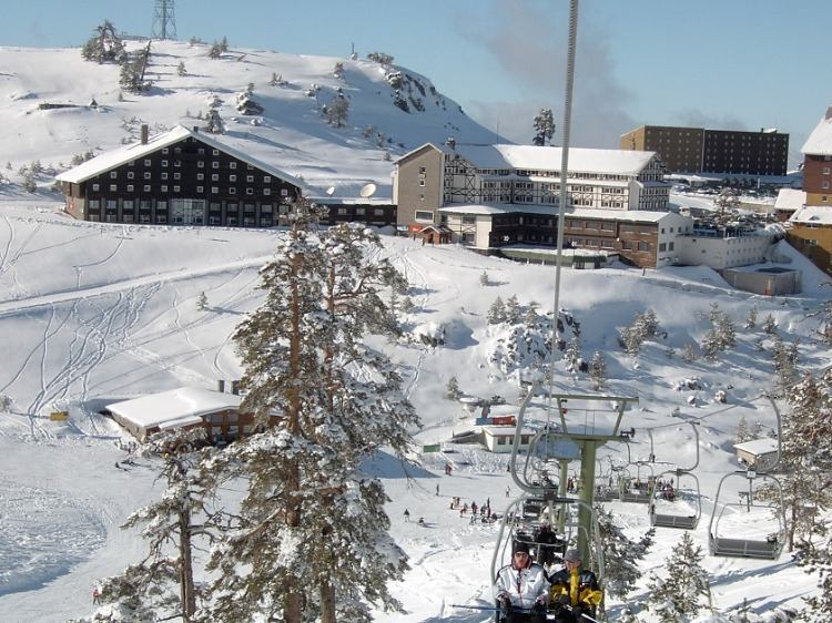 ZİRVEDE KESİNTİSİZ KAYAK KEYFİ