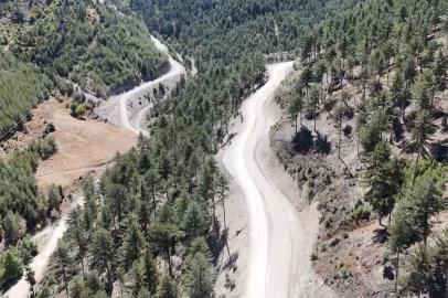 Feke’de 75 yıl sonra yol sevinci: Asfalt serimi başladı