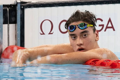 Milli yüzücü Kuzey Tunçelli Dünya Gençler Şampiyonası’nda altın madalya kazandı