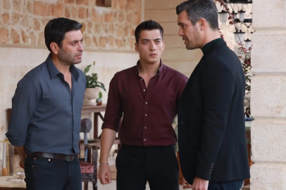 “Sete çıkmak için gün sayıyorum” diyen Uzak Şehir’in yıldızı Atakan Özkaya tatilde hayranlarıyla buluştu