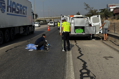 Adana’da otoyolda karşıya geçmek isteyen yayaya tır çarptı