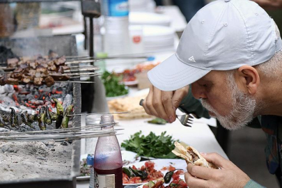 Adana'da ciğer kebabıyla başlayan Pazar kahvaltısı geleneği asırlardır sürüyor