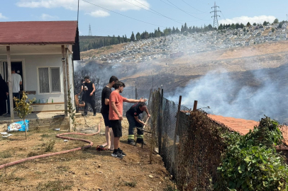 Kocaeli Derince’de çıkan yangında 5 ev hasar gördü