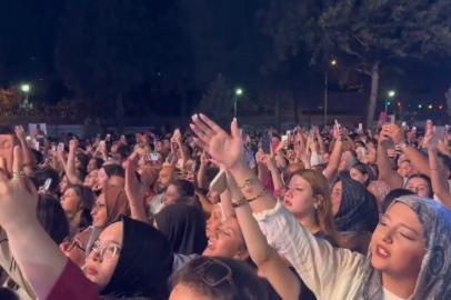 Kahramanmaraş'ta Uluslararası Geleneksel Ağustos Fuarında Buray konser verdi