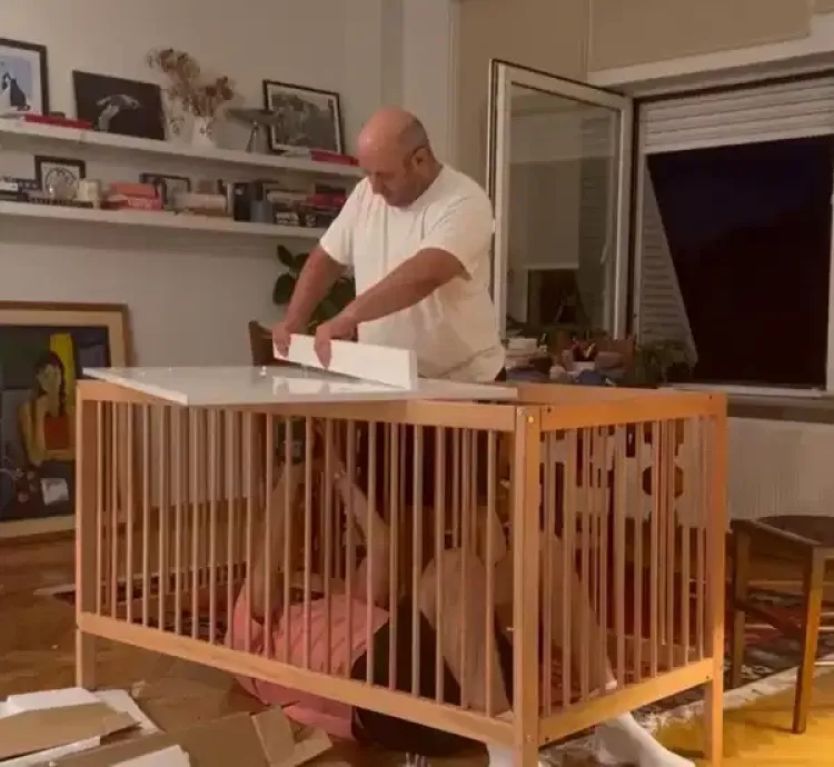 Meriç Aral ile Serkan Keskin ilk bebeklerini bekliyor! Beşik kurma anları sosyal medyada ilgi gördü 3