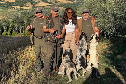 Oprah Winfrey trüf avında yeni haliyle şaşırttı: 23 kilo verdi, Prens Harry ve Meghan’a esprili gönderme yaptı