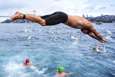 İstanbul Boğazı’nda kaybolan Rus yüzücü için arama çalışmaları sürüyor