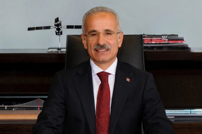 224 km/s hızla gittiği görüntüleri paylaşmıştı: Bakan Uraloğlu’na hız sınırını yüzde 50 aştığı için 9 bin 267 TL ceza