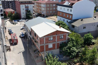 Sultanbeyli’de 3 katlı bina deprem sonrası tahliye edildi