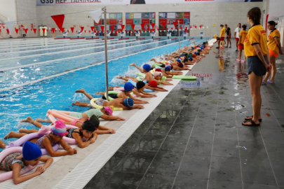 Adana Gençlik ve Spor İl Müdürü Mustafa Loğoğlu: “Gençlerimiz kanala girmesin, havuzlarımıza gelsin”
