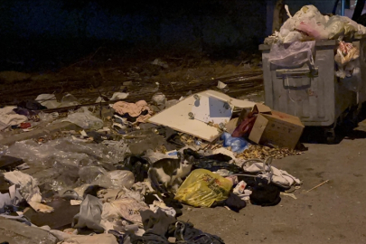 Maaşlar eksik ödendiği gerekçesiyle çöpler toplanmadı