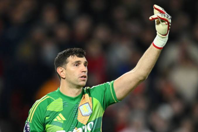 Premier Lig'de kaleci sıkıntısı: Aston Villa'nın yıldızı Emiliano Martinez için Manchester United harekete geçti!