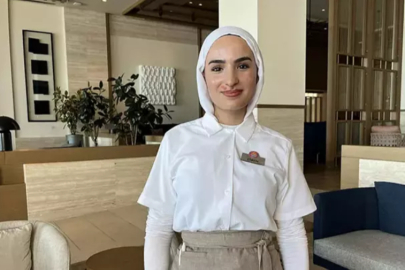 Bakan Göktaş'tan babasının YKS çıkışında çiçekle karşıladığı Çimen'e tebrik telefonu