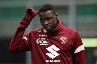 Galatasaray, Wilfried Singo transferini resmen tamamladı