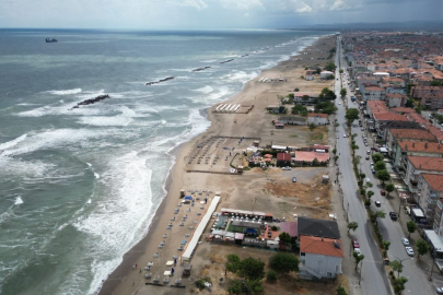 Karasu sahillerinde geri akıntı nedeniyle denize girmek yasaklandı