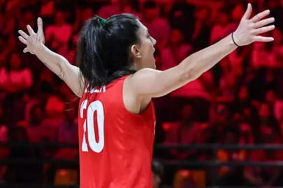 Milli voleybolcu Yaprak Erkek, Eczacıbaşı Dynavit ile sözleşmesini 3 yıl uzattı